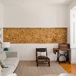 Lisbon 1Br Downtown Apartment At Sao Mamede